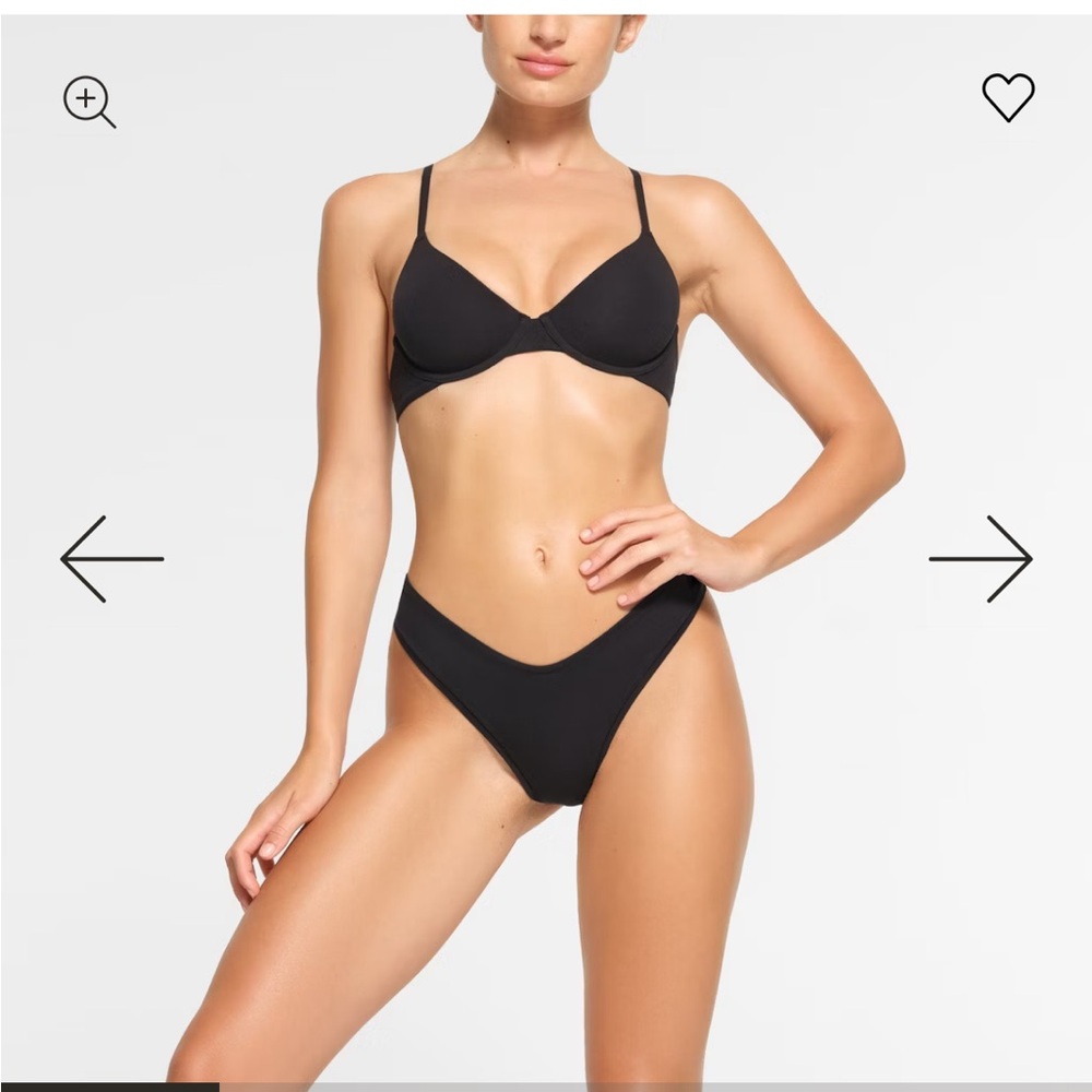 SKIMS Cotton T-Shirt Black Bra